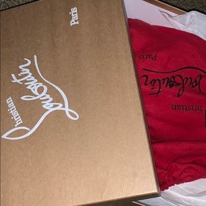 Comes with box and bag